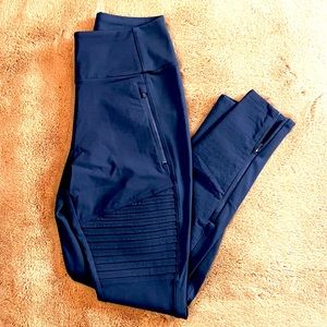 Athleta Headlands Hybrid Moto Tight in Black NWOT